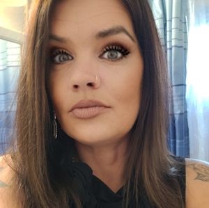 Meet your Posher, Leigh